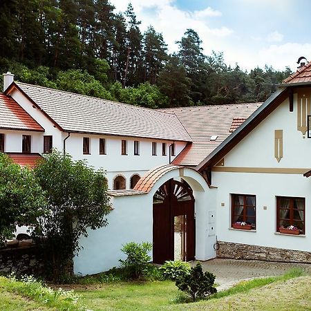 Hotel Trilety Mlyn Police  Zewnętrze zdjęcie