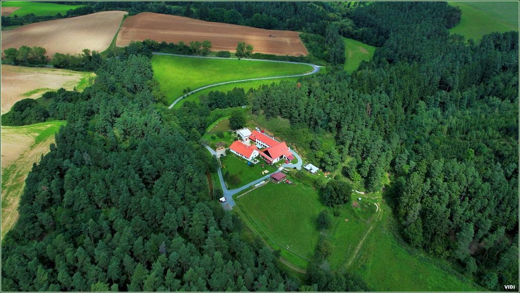 Hotel Trilety Mlyn Police  Zewnętrze zdjęcie