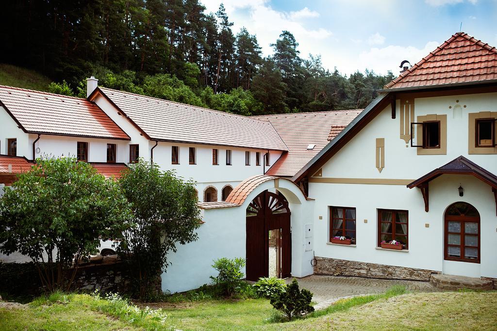 Hotel Trilety Mlyn Police  Zewnętrze zdjęcie
